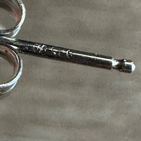 Elegant Silver Pearl Stud Earrings - Picture 5 of 6